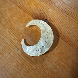 Vintage Crescent Moon Hair Clip - Cream